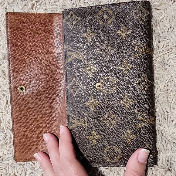 Authentic Louis Vuitton Monogram Wallet - Picture 5 of 9